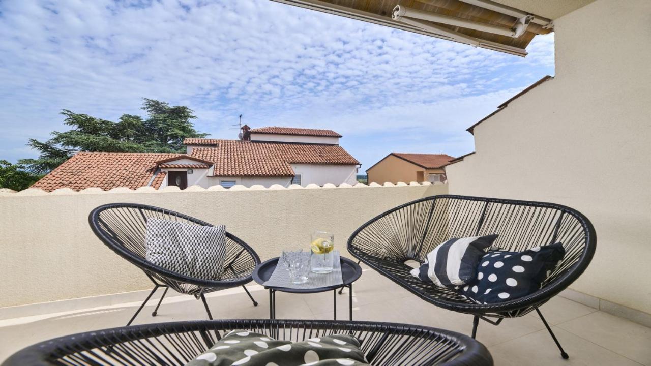 Apartment Iriska Novigrad  Bagian luar foto