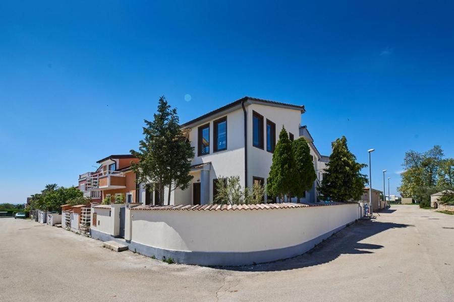 Apartment Iriska Novigrad  Bagian luar foto