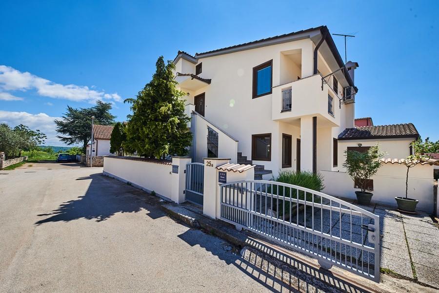 Apartment Iriska Novigrad  Bagian luar foto